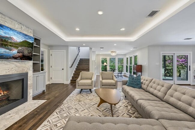 Foto del edificio - 3102 Foxfire Dr