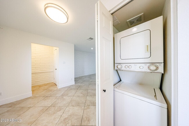 Foto del edificio - 4354 N 82nd St