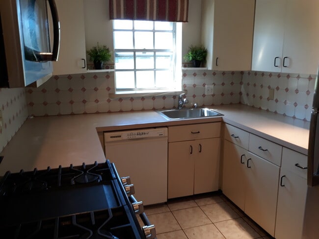 Foto del edificio - 55 Lake Shore Ct