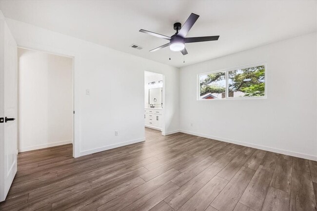 Building Photo - 7103 Treasure Cove
