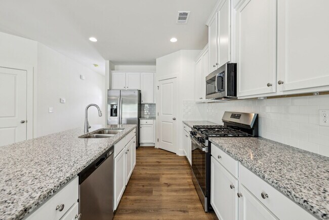Foto del edificio - Parkway Pointe