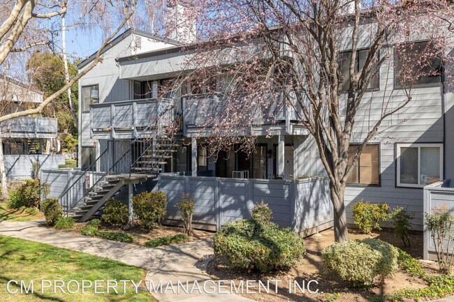 Foto del edificio - 2 br, 2 bath House - 4821 Pine Forest Pl.