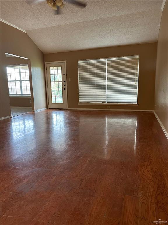 Foto del edificio - 11 Warbler Ave