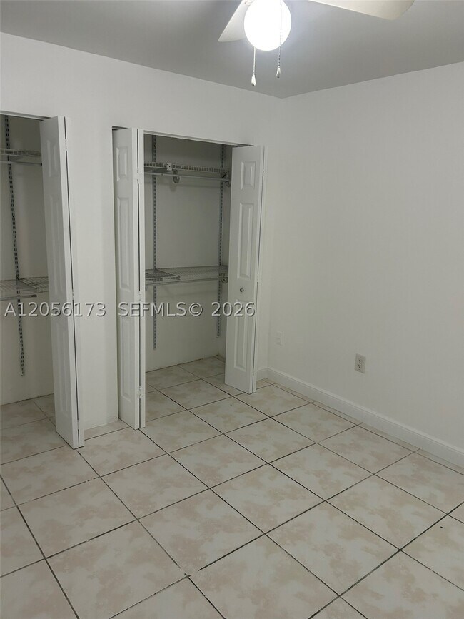 Building Photo - 10000 NW 80th Ct