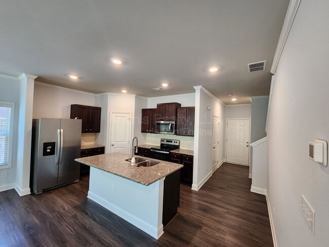 Building Photo - 5201 Pinnacle Walk