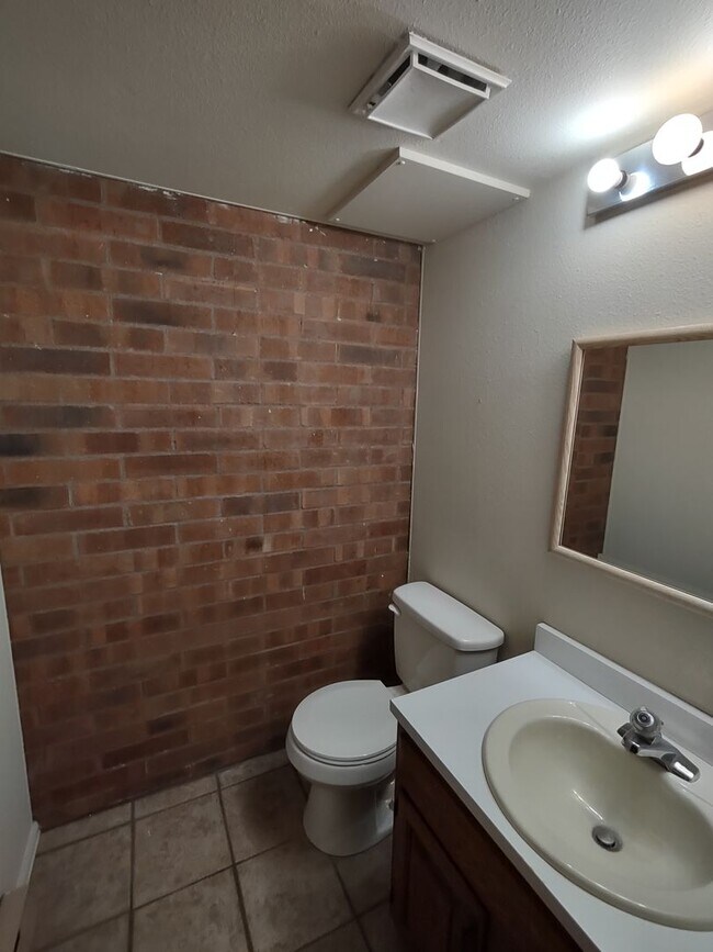 Foto del edificio - 2111 Chatalet Ln