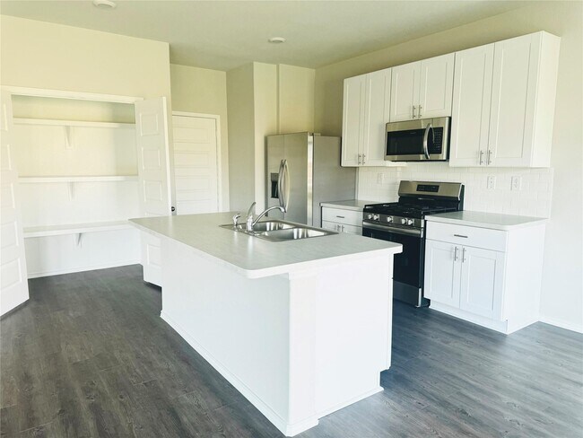 Foto del edificio - 21214 Mem Vis Dr