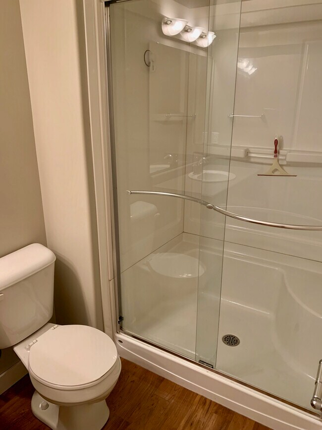 Building Photo - 814 Garnet St