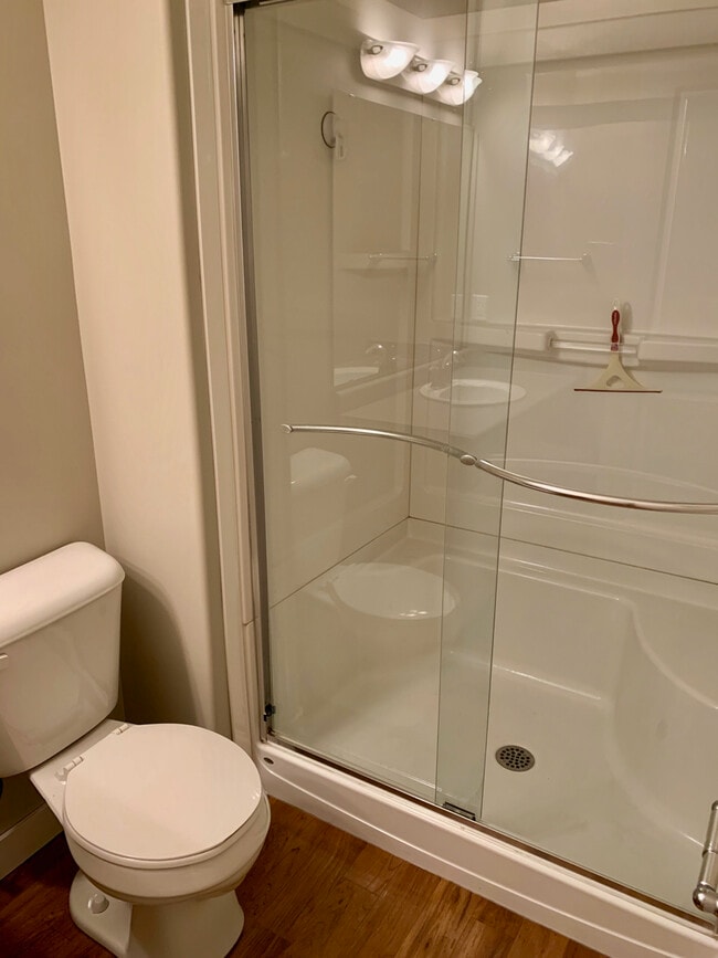 Photo du bâtiment - 814 Garnet St