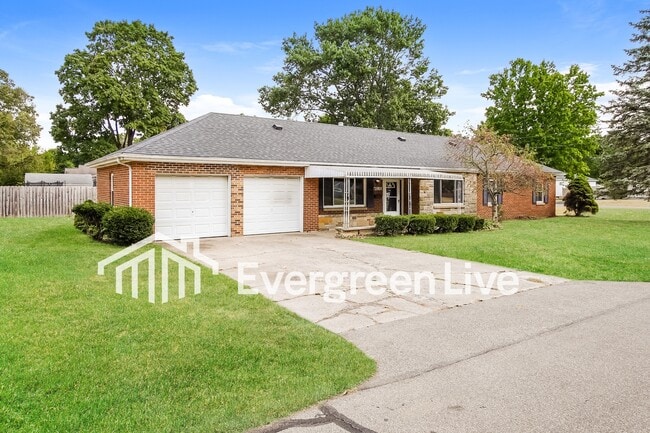 Foto del edificio - 4616 Redwood Dr