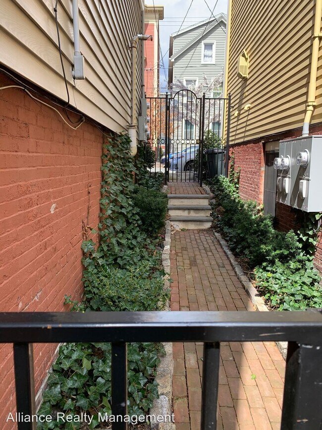 Building Photo - 4 br, 2 bath House - 83 Eutaw Street #1