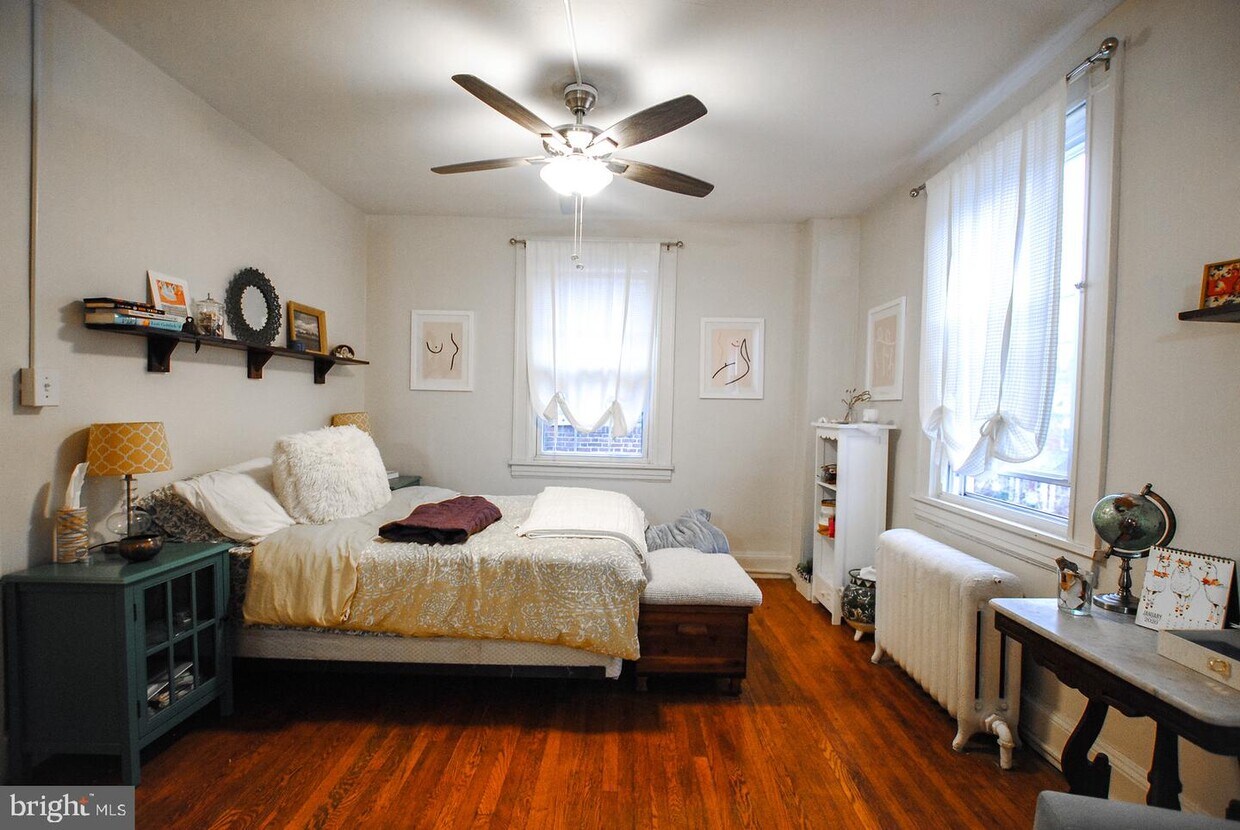 Foto principal - 3433 Guilford Terrace