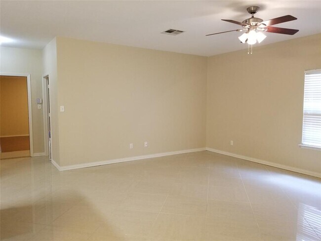 Building Photo - 3307 St Genevieve Dr