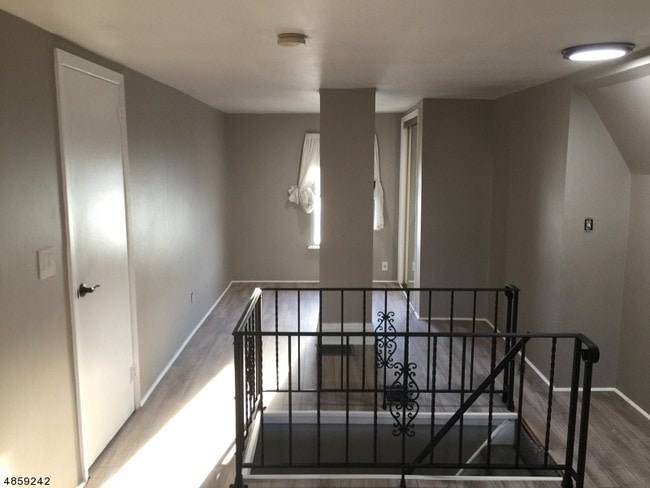 Building Photo - 408 Valley Brook Ave