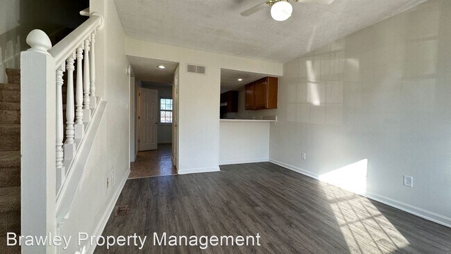 Building Photo - 3 br, 2.5 bath House - 723 E. Sherwood Hil...