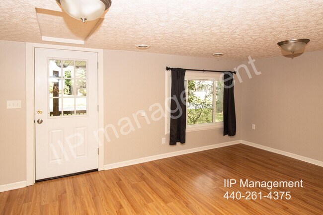Foto del edificio - Stunning 1 Bed, 1 Bath Home in Stow, OH – ...