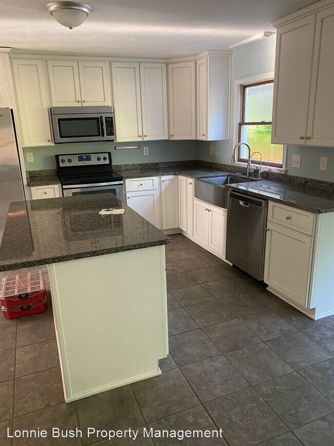 Building Photo - 4 br, 3 bath House - 1244 Saint Brides Road W