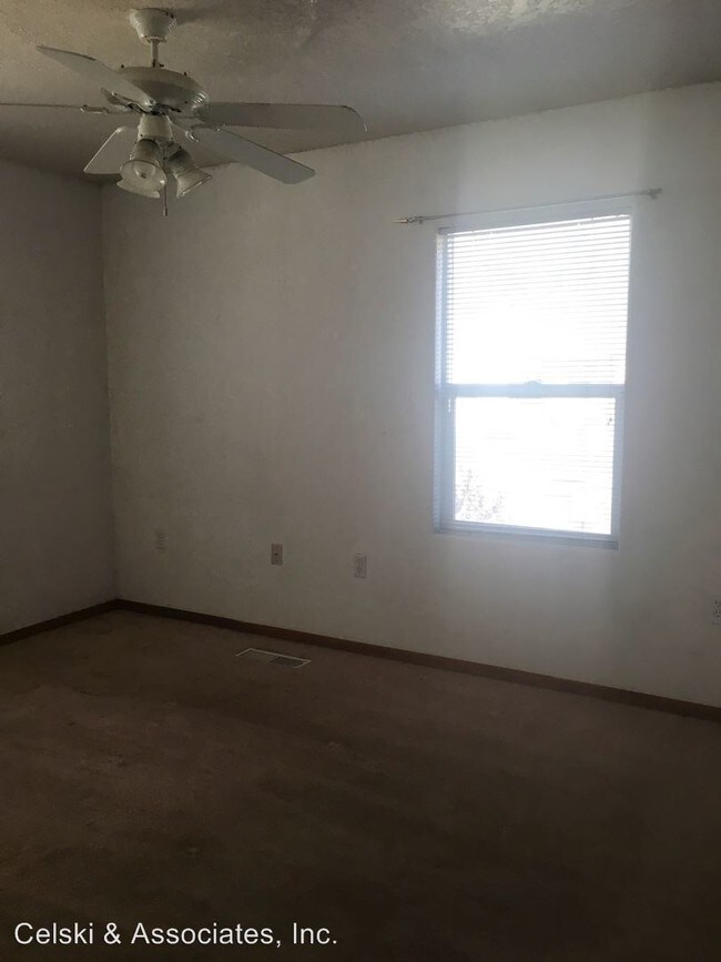 Foto del edificio - 1521 Mahan Ave