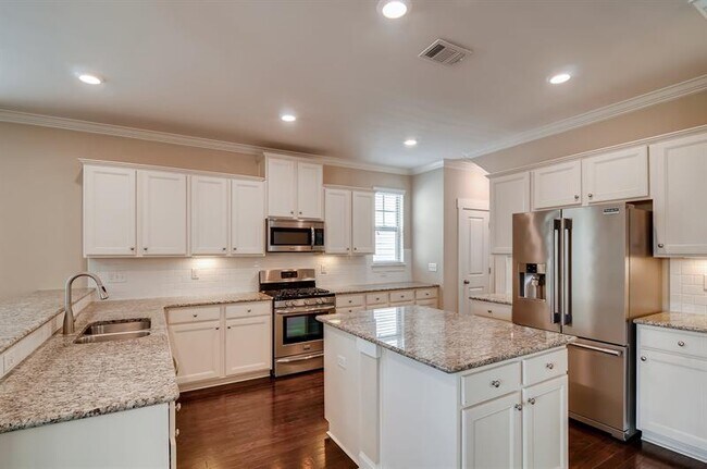 Building Photo - 2776 Americus Dr
