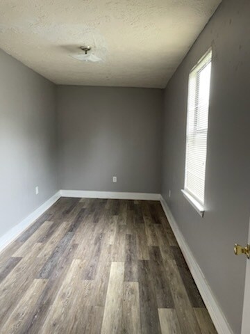 Bedroom area - 401 Chautauqua Ave
