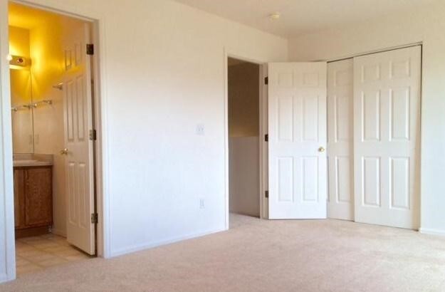 Foto del edificio - 2519 Meadow Cir