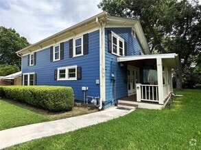Building Photo - 1209 Pecan St