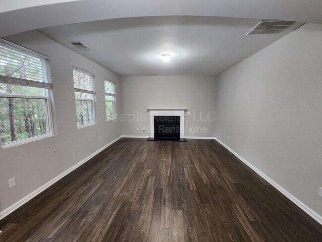 Foto del edificio - 187 Laurelcrest Ln