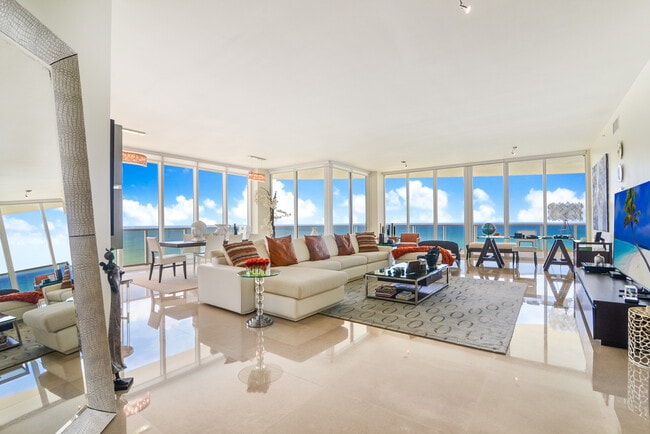 Building Photo - 10225 Collins Ave