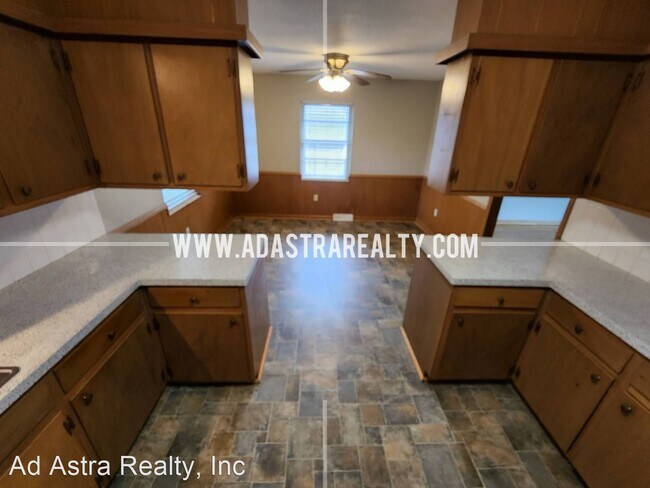 Building Photo - 3 br, 1 bath House - 212 Brookside Dr