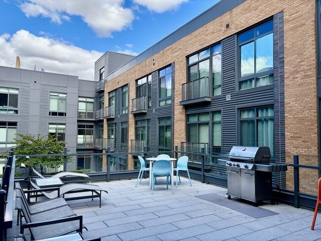 Photo - Southwest Water Front One Bedroom W/All Am... Apartment