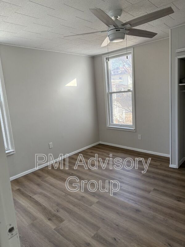 Foto del edificio - 1275 SW Mulvane St