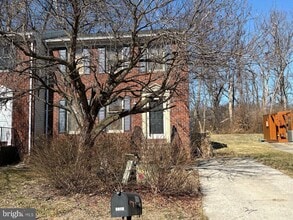 Building Photo - 1142 Redwood Dr