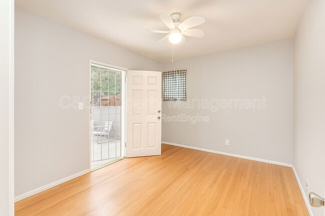 Building Photo - 3240 Del Vina St