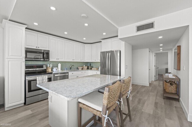 Foto del edificio - 2 br, 2 bath House - 5440 N Ocean Dr # 306