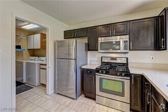 Building Photo - 8912 Signal Terrace Dr