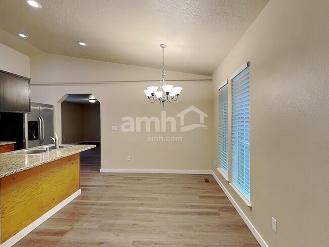 Foto del edificio - 1745 W McGlinchey St