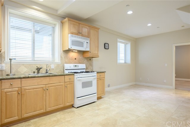 Building Photo - 217 S Irena Ave