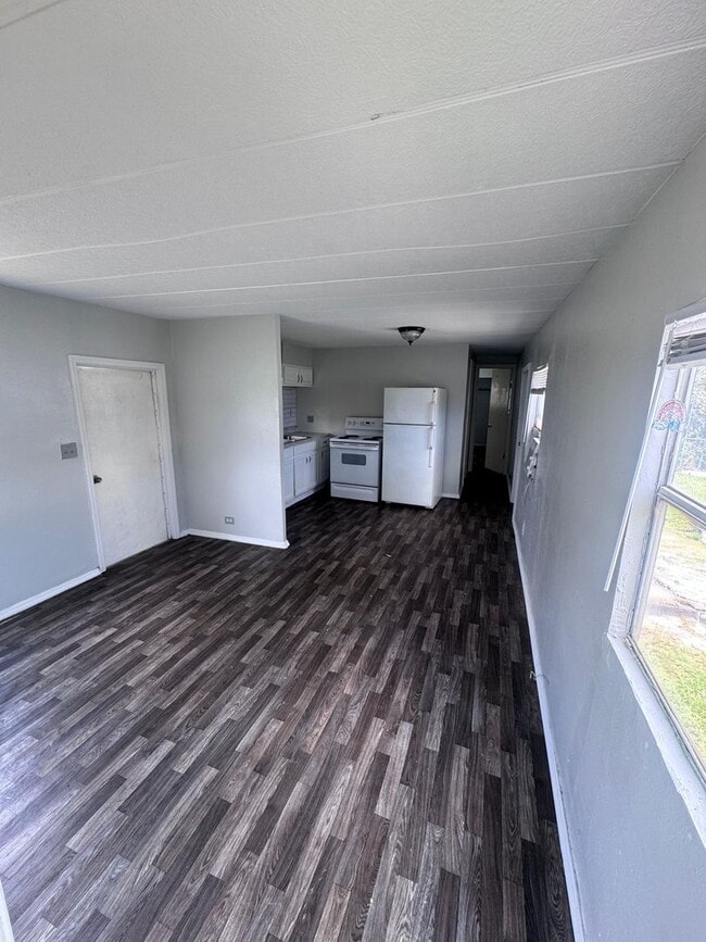 Foto del edificio - 1707 Reynolds Rd