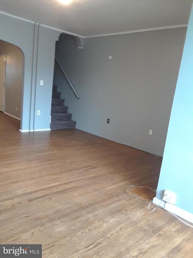 Building Photo - 641 Hanover Ave