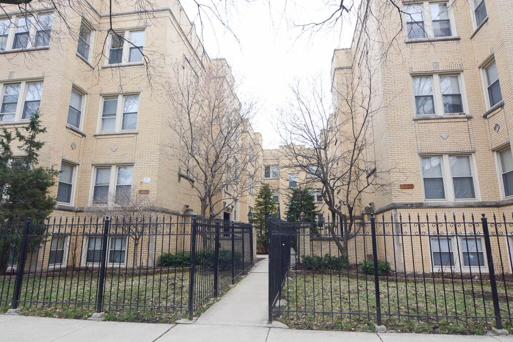 Primary Photo - 4307 N Francisco Ave