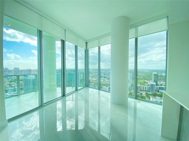 Foto del edificio - 2900 NE 7th Ave