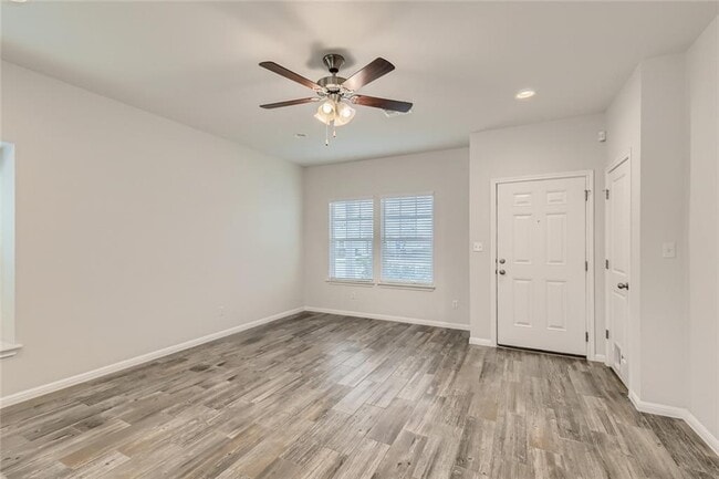 Building Photo - 176 Bosque Dr