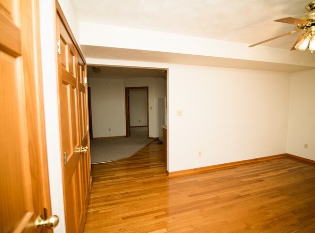 Building Photo - 201 W McCarty St