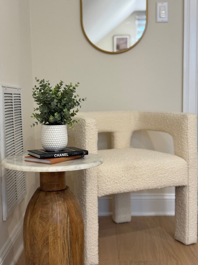 Building Photo - 240 Norgrove Ave