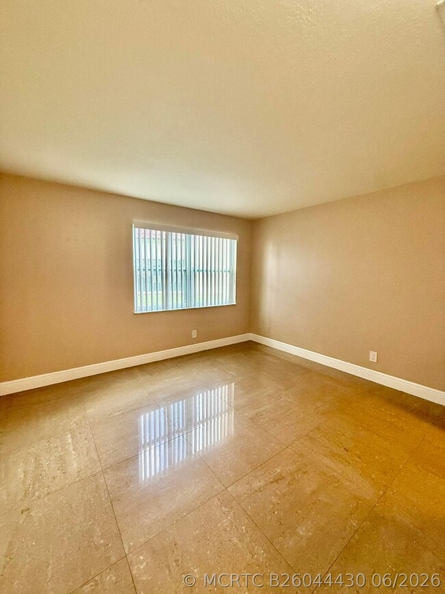 Building Photo - 2050 Oleander Blvd
