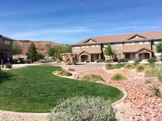 Foto del edificio - Spacious Townhome in Hidden Valley
