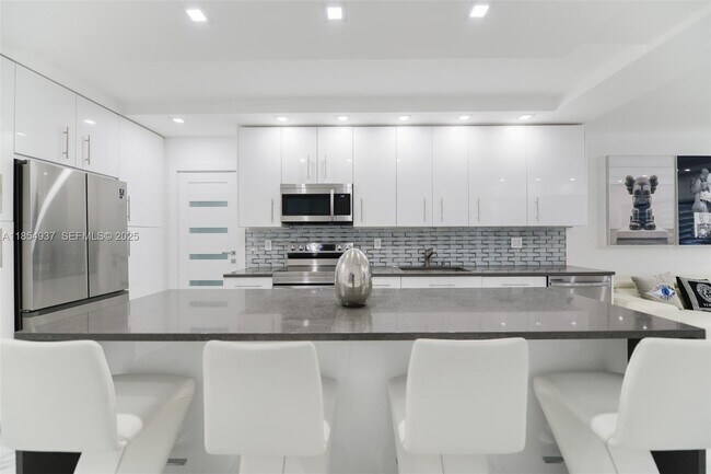 Foto del edificio - 1980 S Ocean Dr