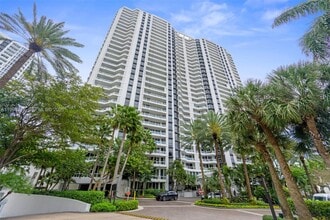 Building Photo - 21055 Yacht Club Dr