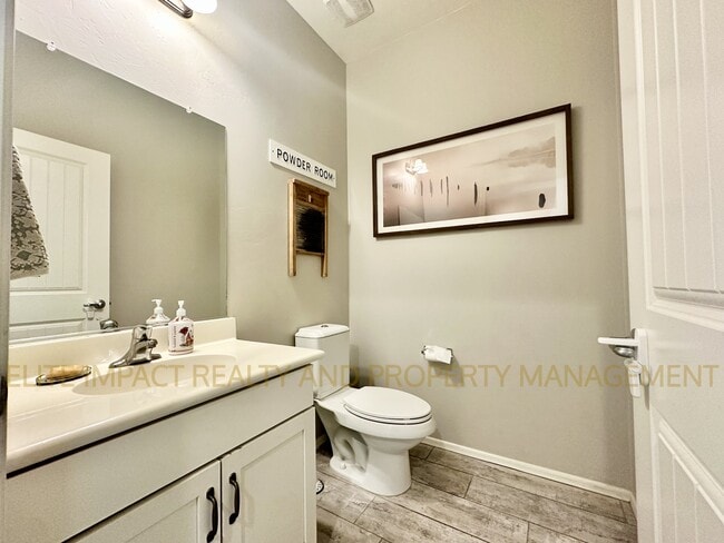 Building Photo - 7305 S Via Cabana