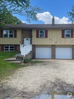 Building Photo - 1425 Baskett St